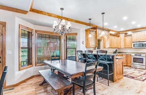 Garden City House | Beautiful home located in the heart of Garden City.
