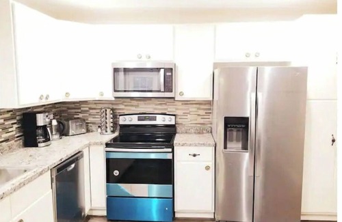 OST - South Union House | Beautiful Home Near Downtown, UofH, NRG, MD, ZOO