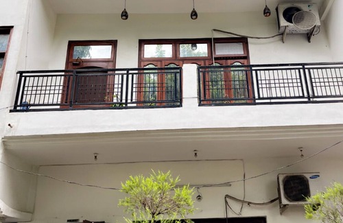 Taj Ganj Bed & Breakfast | Beautiful homestay-5 minutes away from the Taj Mahal!