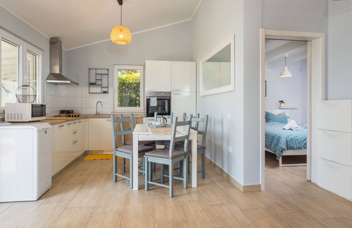 Peroj Villa | Beautiful house 20 meters from sea, free Wi-Fi