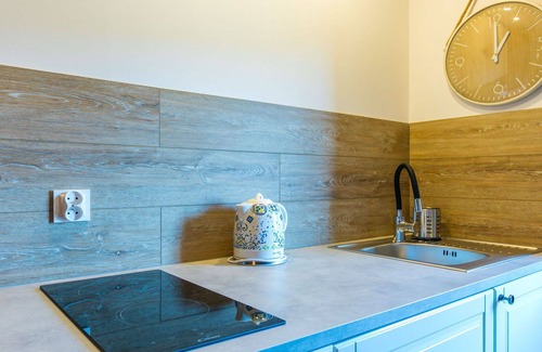 Canneto Apartment | Beautiful apartment for 6 people with WIFI, patio, pets allowed and parking