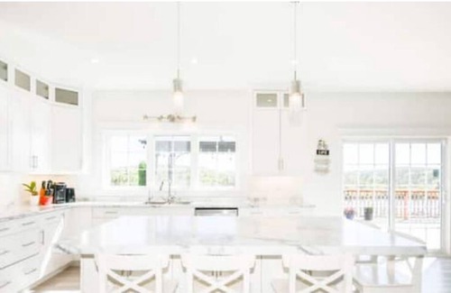 Peggy's Cove House | Beautiful Lakefront Home Near Peggy’s Cove