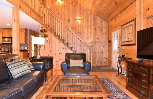 Lake Placid House | Beautiful Log Home PHANTOM 7073785