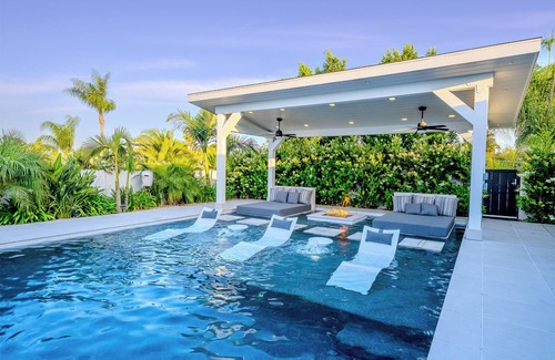 Mount Helix House | Beautiful Luxury Villa Resort Pool 1 Million Dollar Outdoor Living