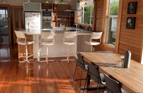 Riverton Villa | Beautiful modern villa with amazing views