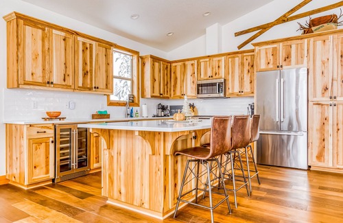 Government Camp House | Beautiful, Modern Alpine Home - Private Hot Tub, Gas Fireplaces, Walk to Dining