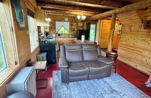 Bear Creek Cabin | Beautiful Mountain Top Cabin with amazing views and private peaceful setting!