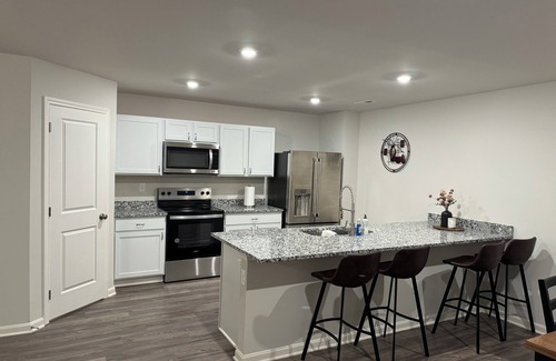 Jeffersonville - Clarksville House | Beautiful NEW 4-bedroom house with gorgeous enclosed backyard in Jeffersonville