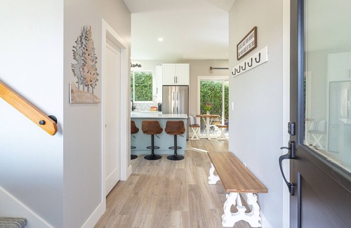 Sooke House | Beautiful new home, short stroll to the ocean.