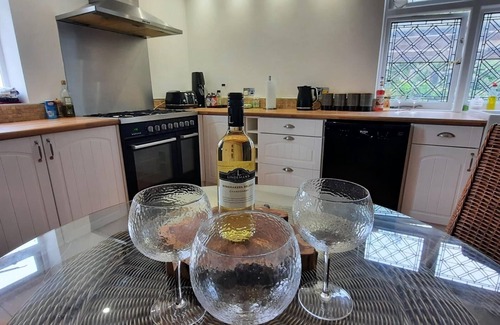 Winchester House | Beautiful old rustic house on two acres of overlooking fields in the back garden