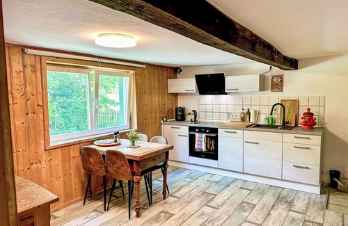 Fladungen Villa | Beautiful private villa for 4 people with WIFI, TV, patio and pets allowed