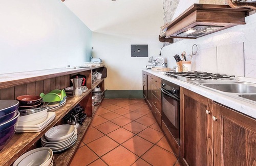 Loro Ciuffenna House | Beautiful private villa for 14 guests with WIFI, private pool, balcony and pets allowed