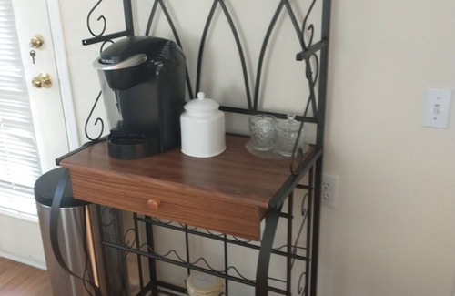 Langley Apartment | Beautiful Private Boutique Suite. Cozy & Quiet. Coffee Bar, Parking & Movies!