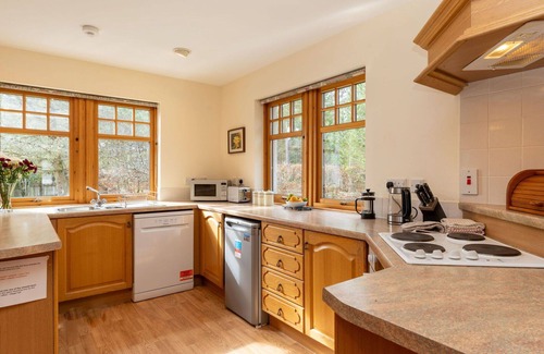 Nethy Bridge Villa | Beautiful private villa for 8 guests with WIFI, TV and patio