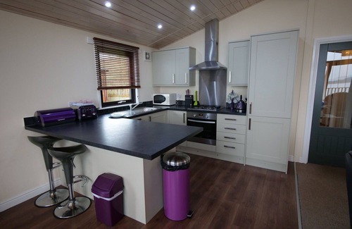 Kinross House | Beautiful private villa for 5 guests with WIFI, TV, terrace and pets allowed