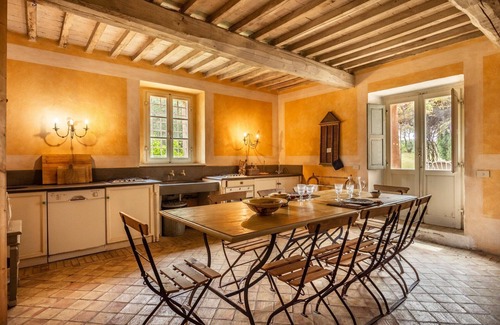 Camigliano Villa | Beautiful private villa for 12 people with private pool, A/C, WIFI, TV and panoramic view