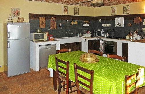 Capriglio House | Beautiful private villa for 10 people with WIFI, private pool, TV, terrace and pets allowed