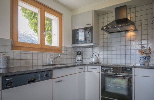 Chamoson House | Beautiful private villa for 5 guests with WIFI, hot tub, TV, terrace and pets allowed