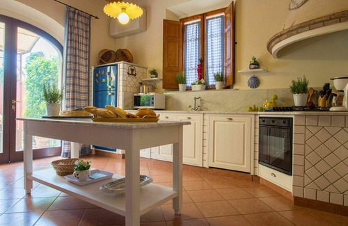 Fabbrica Villa | Beautiful private villa with private pool, WIFI, A/C, TV, terrace, pets allowed and panoramic view