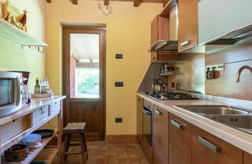 Vetralla Villa | Beautiful private villa for 8 people with A/C, private pool, WIFI, TV and patio