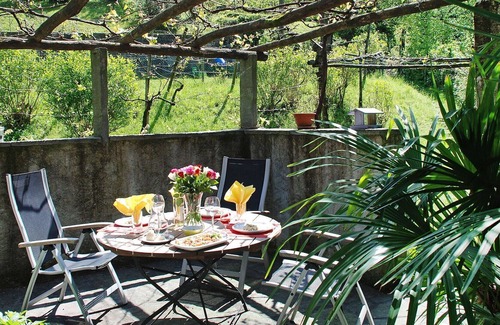 Caviano House | Beautiful private villa for 4 people with WIFI, TV, patio, pets allowed and panoramic view