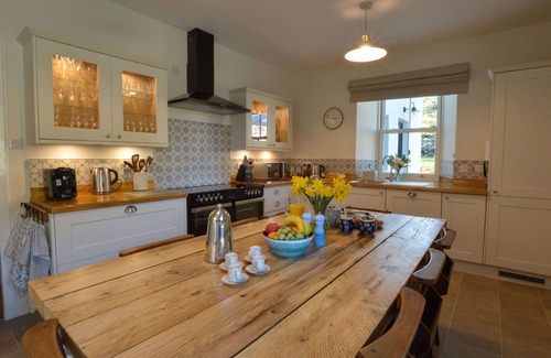 Lerags Villa | Beautiful private villa for 10 guests with WIFI, hot tub, TV, patio, pets allowed and panoramic .