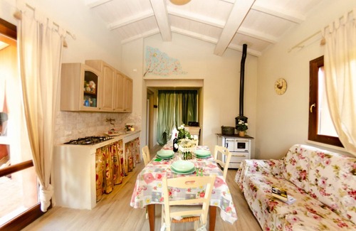 Lari Villa | Beautiful private villa for 4 people with private pool, WIFI, A/C and pets allowed