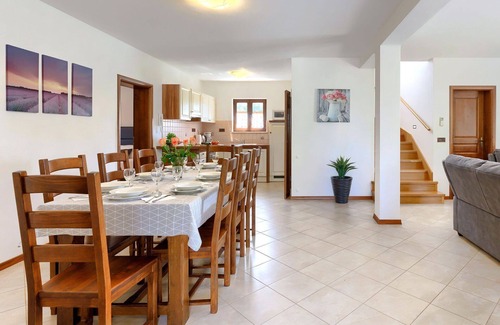 Vosteni Villa | Beautiful private villa for 8 people with hot tub, WIFI, A/C, private pool, TV and patio