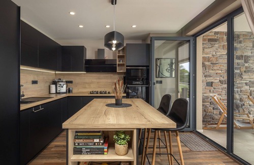 Fuzine Villa | Beautiful private villa for 10 people with WIFI, private pool, hot tub, TV, terrace and pets all.