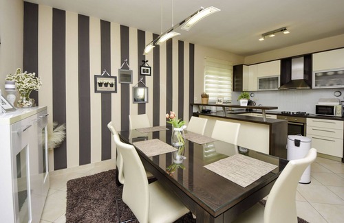 Smilcic House | Beautiful private villa for 6 guests with WIFI, A/C, private pool, TV and terrace