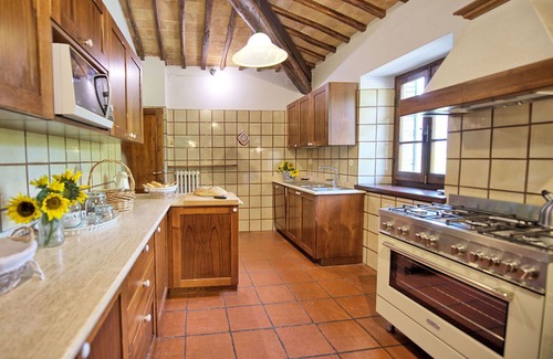 Cetona Villa | Beautiful private villa for 20 guests with private pool, A/C, WIFI, TV, patio and panoramic view
