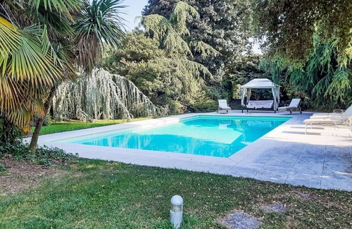 Rovato Villa | Beautiful private villa with private pool, WIFI, A/C, hot tub, TV, patio and pets allowed