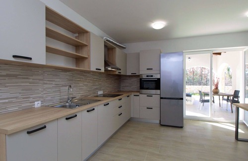 Drinovci House | Beautiful private villa with private pool, A/C, WIFI, TV, terrace, pets allowed and panoramic view