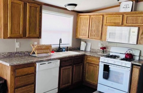Lazear House | Beautiful Remote House in Olathe apart of Wedding Venue Location