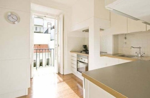 Santos Apartment | Beautiful Renovated Apartment Built Early 1800's In The Embassy Area Of Lisbon