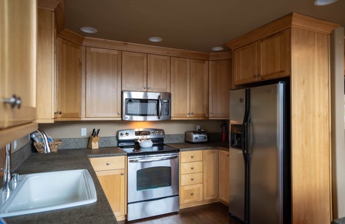 Packwood House | Beautiful riverfront cabin on 5 acres. Breathtaking views. Sleeps 12.