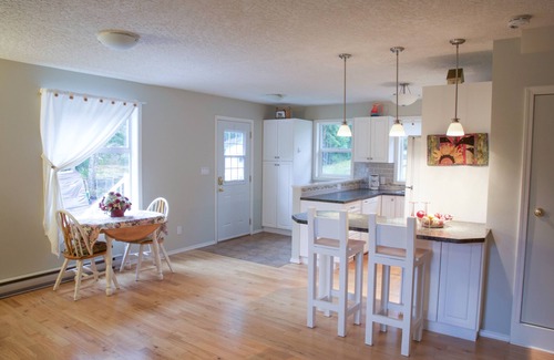 Metchosin Apartment | Beautiful Rural Metchosin upper level suite