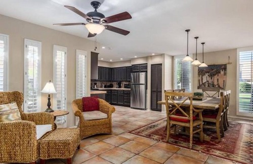 Sands Scottsdale Townhouse One House | Beautiful, Spacious, Scottsdale- Steps from Pool! Self Check-In!