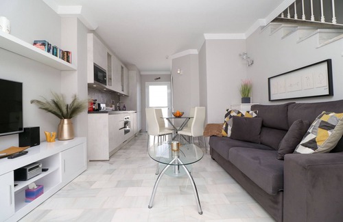 Urbanizacion Hacienda las Chapas Ski Chalet | Beautiful sunny townhouse - great resort facilities