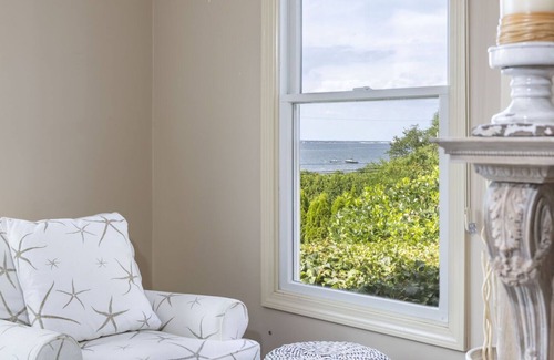 Jamestown Shores House | Beautiful sunset and water views, 2 minute walk to beach!