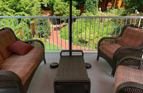 Central Lonsdale House | Beautiful Two Bedroom Suite