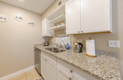 East Naples Apartment | Beautiful two bedroom apartment in Naples