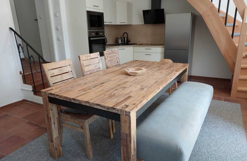 Wallenfels Apartment | Beautiful vacation apartment (90sqm) with projector and Swedish stove