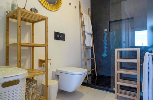 Gale Villa | Beautiful Villa close to the beach with private pool, garden and terrace