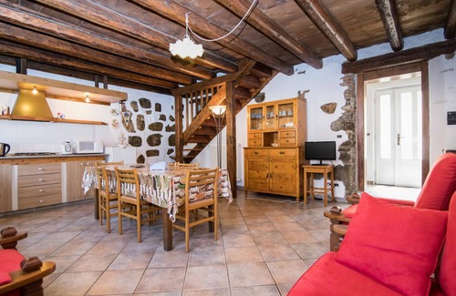 San Giovanni al Natisone House | Beautiful villa for 4 guests with WIFI, A/C, TV and patio