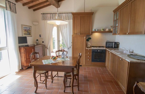 Magione Villa | Beautiful villa for 4 people with hot tub, A/C, WIFI, private pool, TV and patio