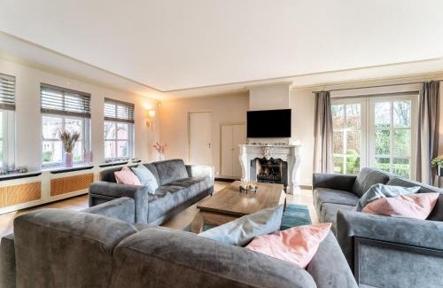 Drunen Villa | Beautiful Villa in Drunen with Private Heated Pool