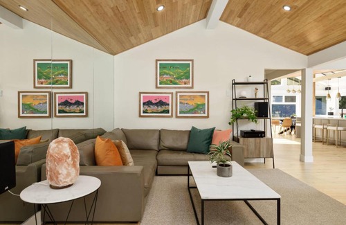 Blueridge House | Beautiful Villa with heated Pool hot tub by forest