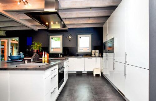 Freineux Villa | Beautiful villa with heated outdoor pool