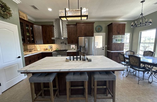 Coarsegold Villa | Beautiful Villa with Treetop views south of Yosemite
